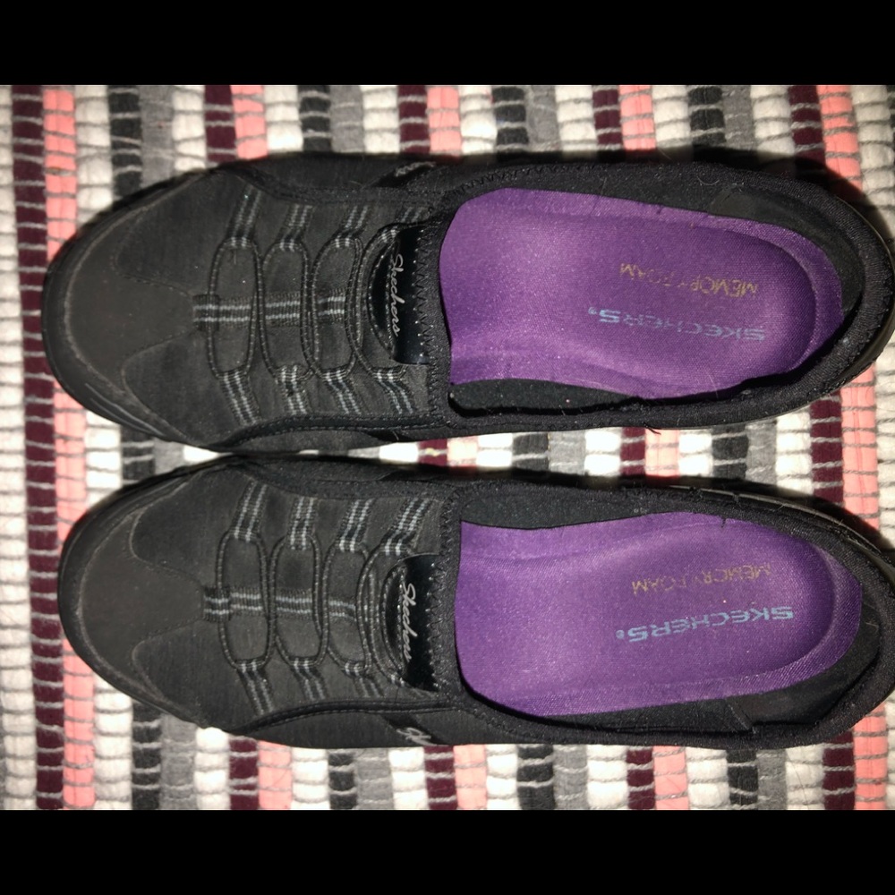 Sketchers Memory foam sneakers